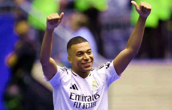 Kylian Mbappe Cleats, Biography, Age, Family, Net Worth, Dad & Mbappé Girlfriend