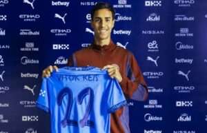 Manchester City Sign Brazilian Defender Vitor Reis From Palmeira