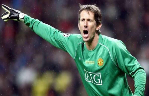 Former Manchester united keeper, Edwin van der Sar directing team players