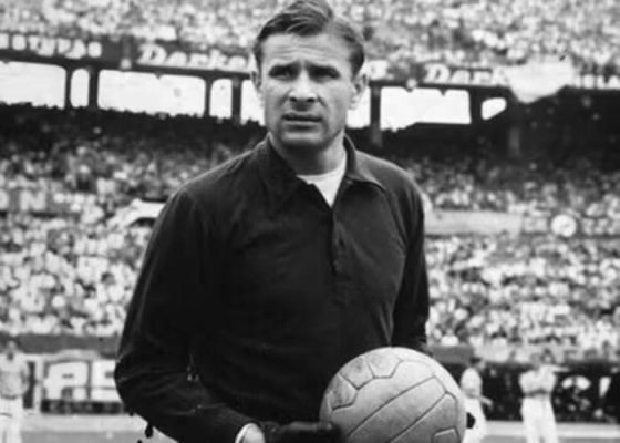 Lev Yashin holding ball