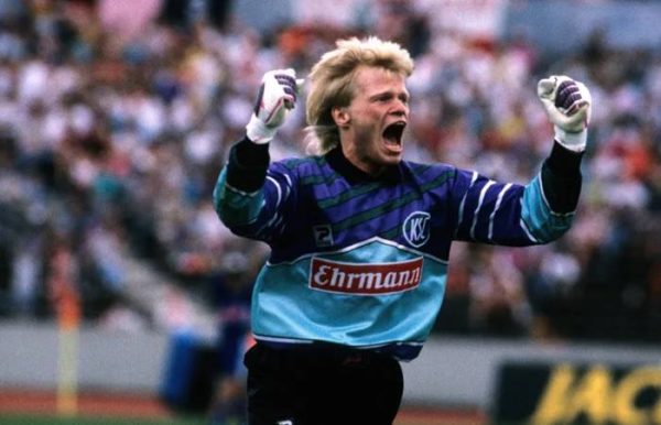 Oliver Kahn celebrating winning
